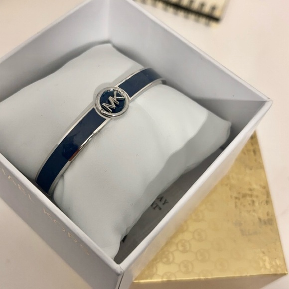 NEW! Michael Kors Navy Silver Bracelet - Picture 4 of 5